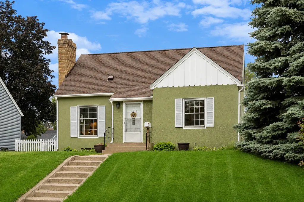 4535 Vincent Avenue N Minneapolis MN 55412