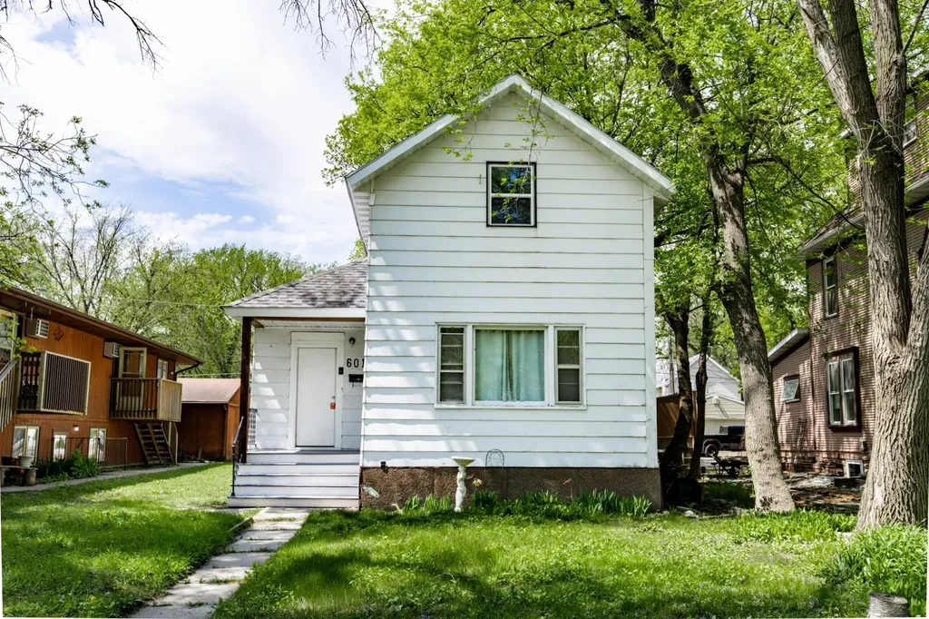 601 10th Street S Fargo ND 58103