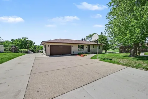 810 Hillcrest Drive Montgomery MN 56069