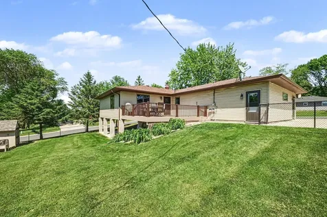 810 Hillcrest Drive Montgomery MN 56069