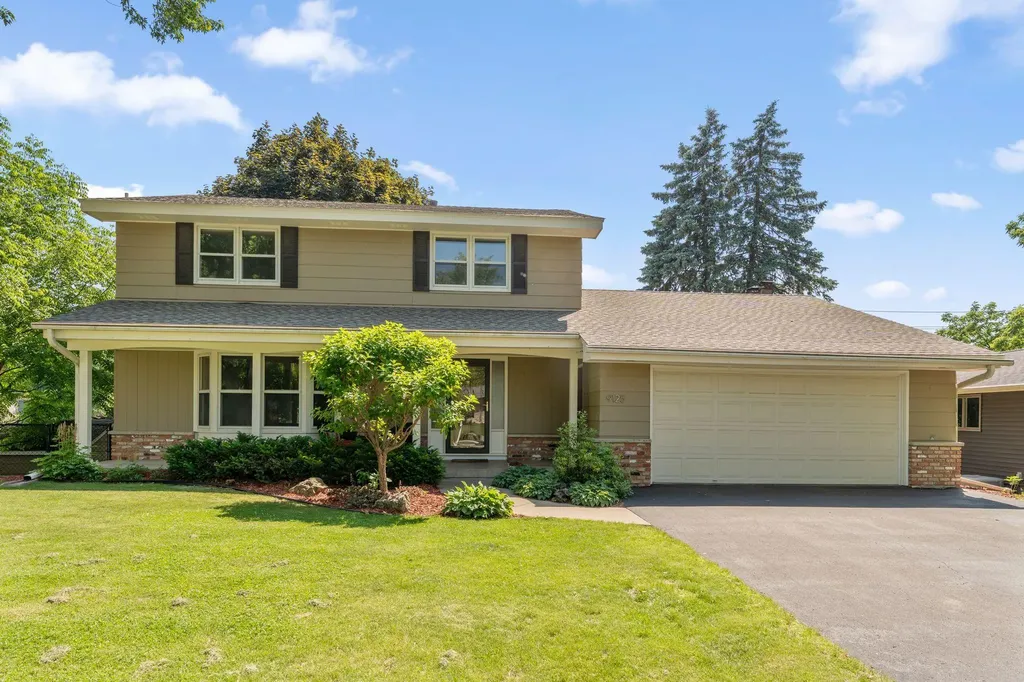 9125 40 1/2 Avenue N New Hope MN 55427