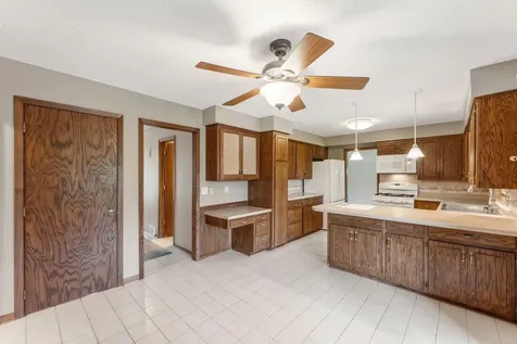 9125 40 1/2 Avenue N New Hope MN 55427