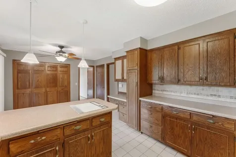 9125 40 1/2 Avenue N New Hope MN 55427
