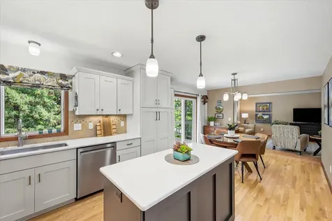 974 Kohlman Lane Maplewood MN 55109