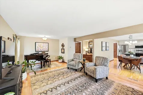 974 Kohlman Lane Maplewood MN 55109