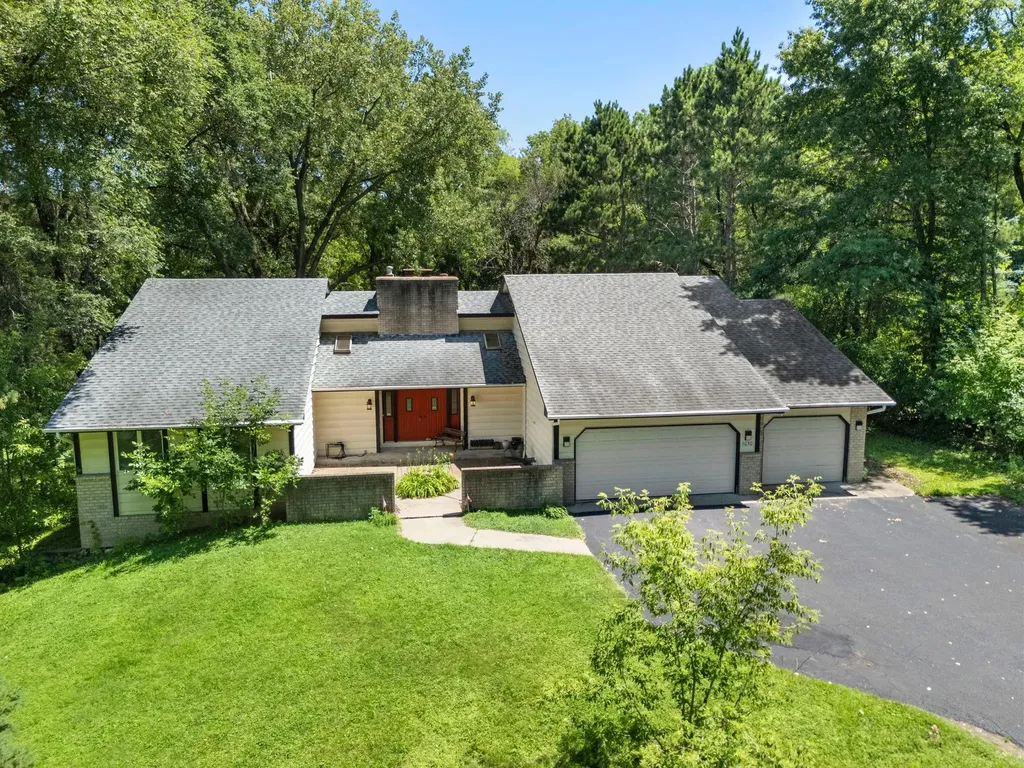 1070 Mcknight Road S Maplewood MN 55119