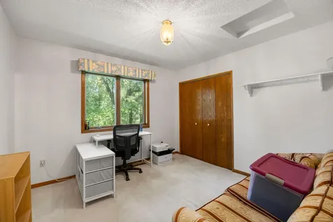 1070 Mcknight Road S Maplewood MN 55119