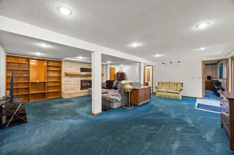 1070 Mcknight Road S Maplewood MN 55119