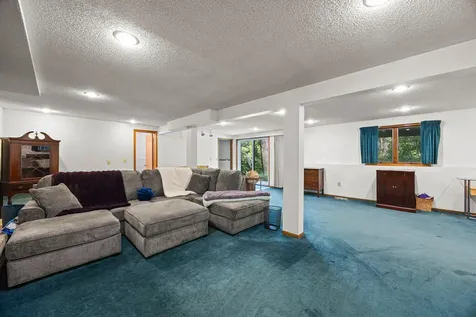 1070 Mcknight Road S Maplewood MN 55119