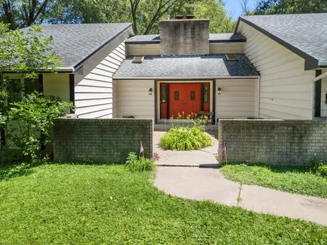 1070 Mcknight Road S Maplewood MN 55119