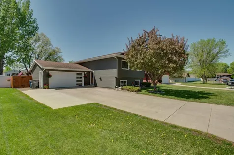1317 35th Avenue S Moorhead MN 56560