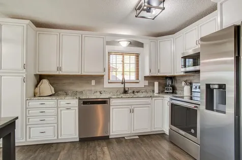 1317 35th Avenue S Moorhead MN 56560