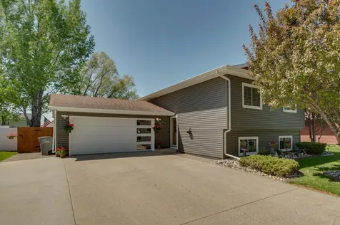 1317 35th Avenue S Moorhead MN 56560