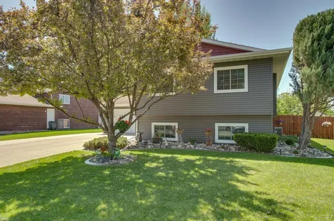 1317 35th Avenue S Moorhead MN 56560