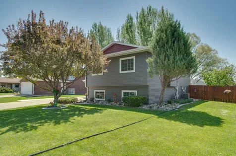 1317 35th Avenue S Moorhead MN 56560