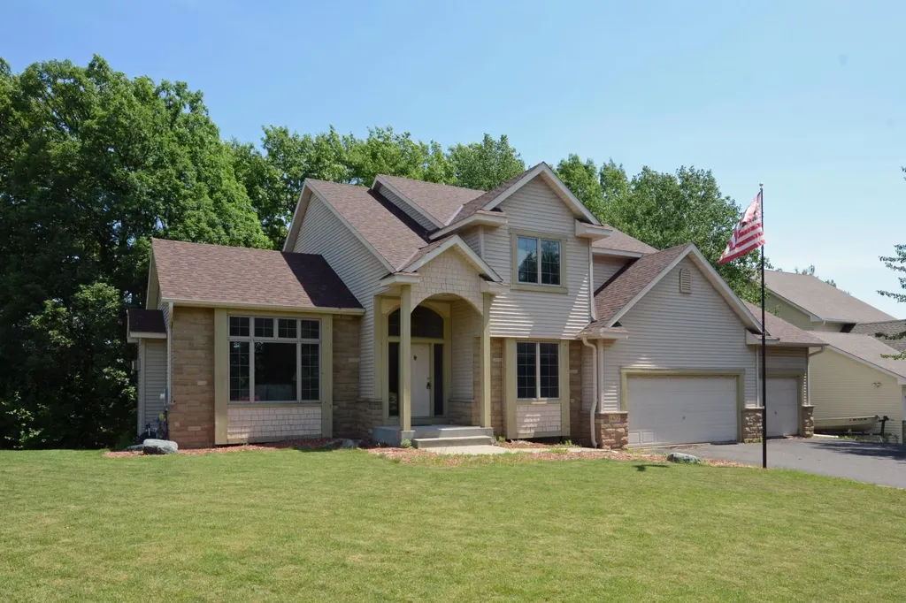 1470 N Mary Street N Maplewood MN 55119