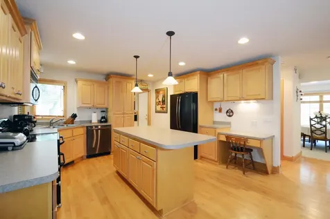 1470 N Mary Street N Maplewood MN 55119