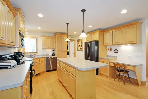 1470 N Mary Street N Maplewood MN 55119