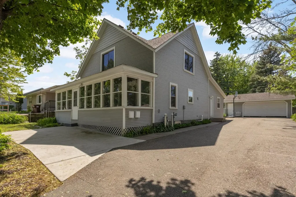 832 Bailey Street Hastings MN 55033
