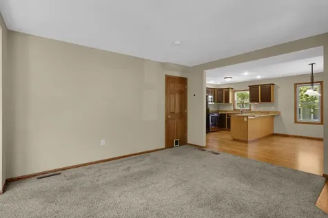 832 Bailey Street Hastings MN 55033