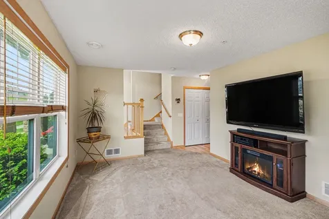 15555 Eagles Nest Way Apple Valley MN 55124