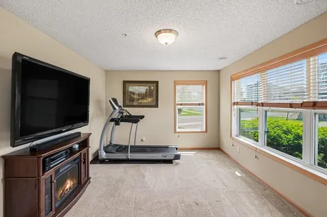 15555 Eagles Nest Way Apple Valley MN 55124