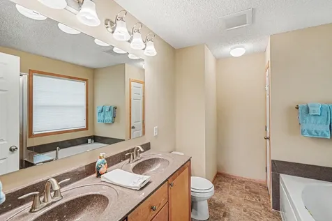 15555 Eagles Nest Way Apple Valley MN 55124