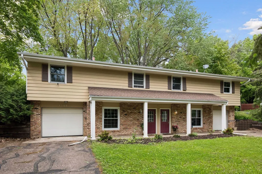 5570 & 5580 Shorewood Lane Excelsior MN 55331