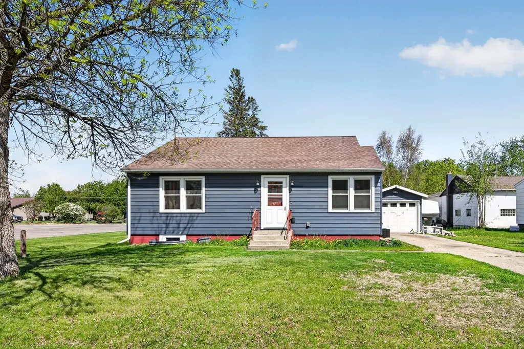 727 Ash Street S Sauk Centre MN 56378