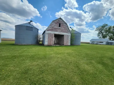 1055 141st Street Pipestone MN 56164