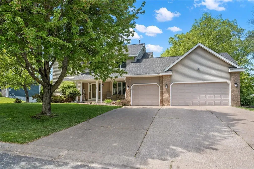 139 Ridge Way Mahtomedi MN 55115