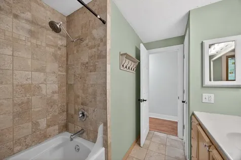 548 22nd Street NE Rochester MN 55906