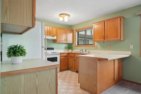 9905 54th Place N Plymouth MN 55442
