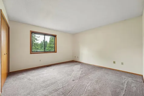 9905 54th Place N Plymouth MN 55442