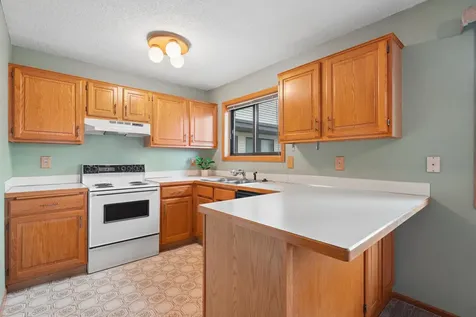 9905 54th Place N Plymouth MN 55442