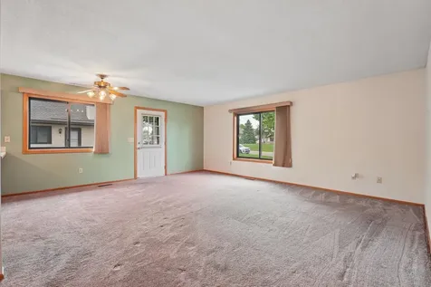 9905 54th Place N Minneapolis MN 55442