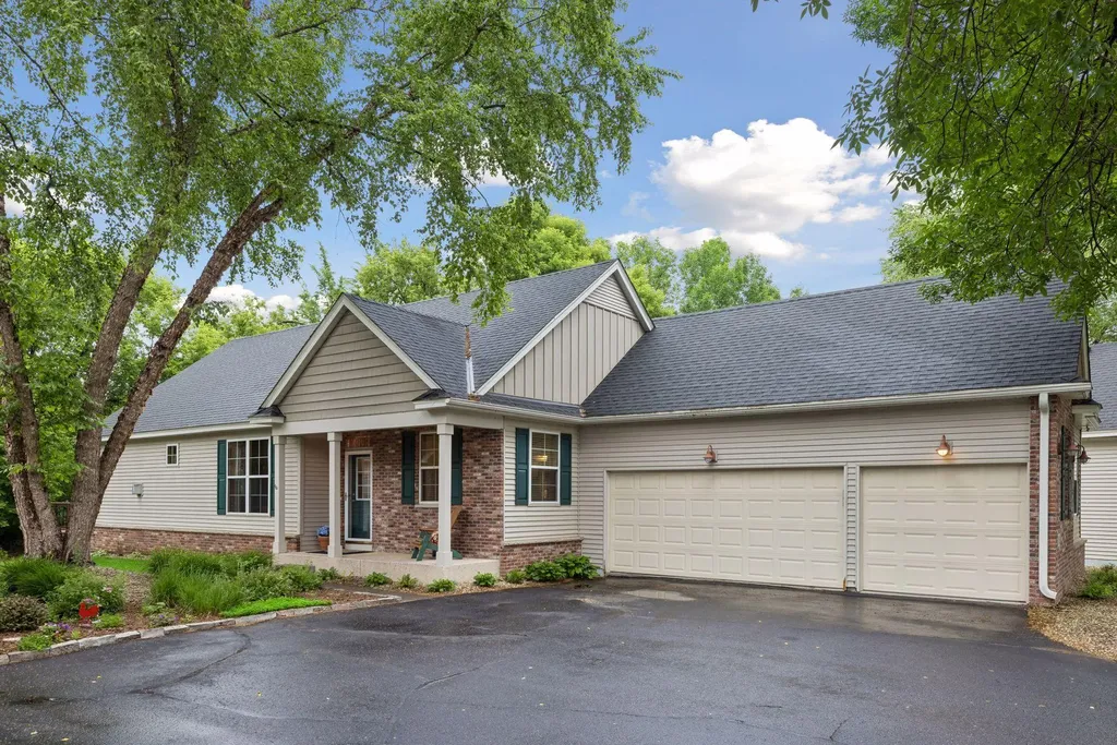 10502 Mississippi Circle N Brooklyn Park MN 55443