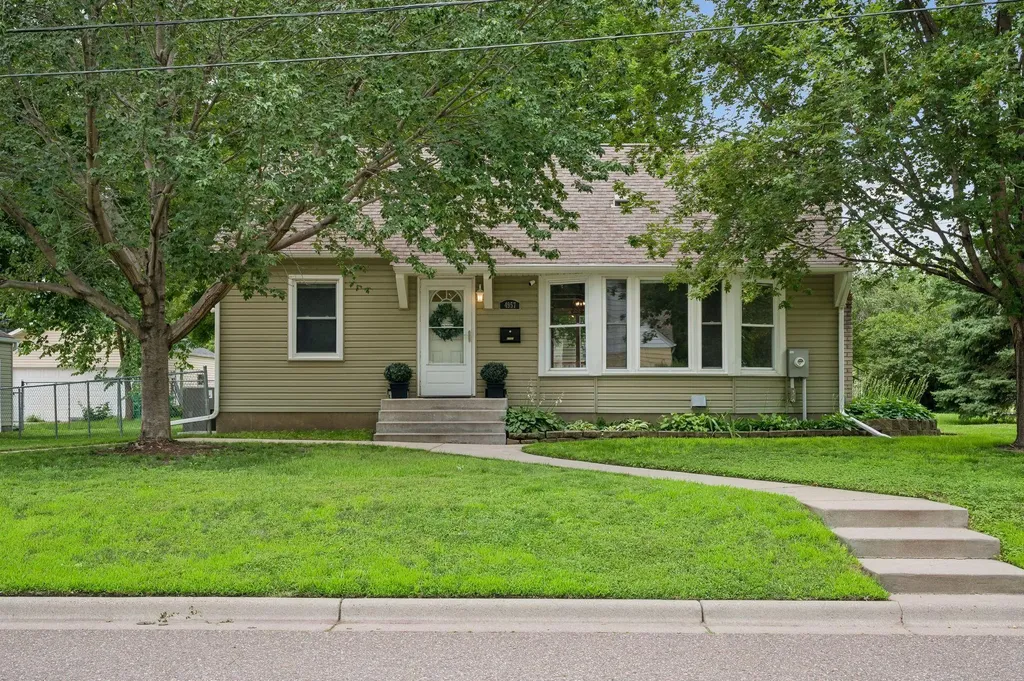 4957 Florida Avenue N Crystal MN 55428