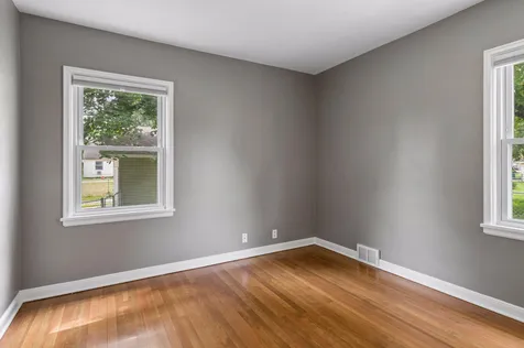 4957 Florida Avenue N Crystal MN 55428