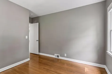 4957 Florida Avenue N Crystal MN 55428