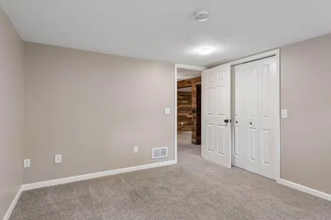 4957 Florida Avenue N Crystal MN 55428