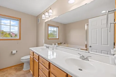 10756 Falling Water Lane Woodbury MN 55129