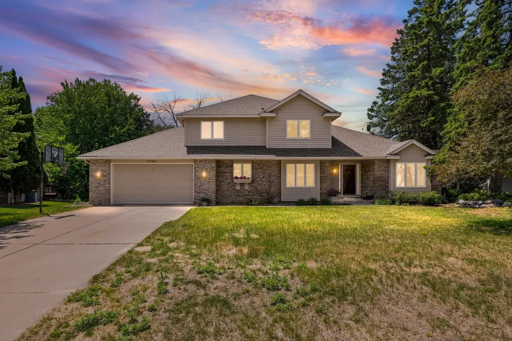 5705 Lois Lane Shoreview MN 55126
