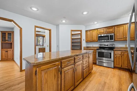 5705 Lois Lane Shoreview MN 55126