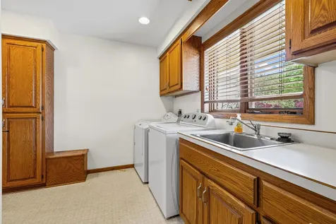 5705 Lois Lane Shoreview MN 55126