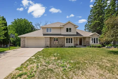 5705 Lois Lane Shoreview MN 55126