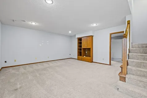 5705 Lois Lane Shoreview MN 55126