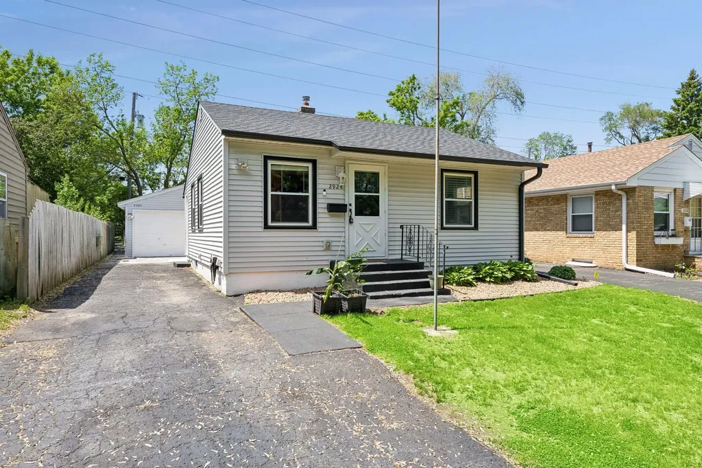 2924 Blackstone Avenue Saint Louis Park MN 55416