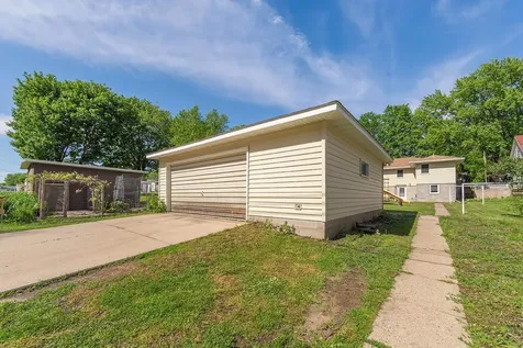 921 N Payne Street New Ulm MN 56073