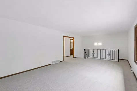 2460 Kewanee Way Golden Valley MN 55422